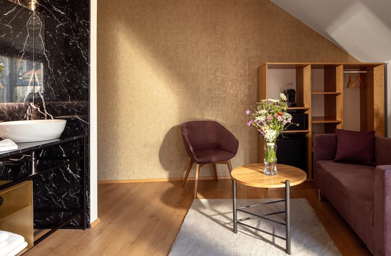 Hotel Moods Charles Bridge Praga Exterior foto