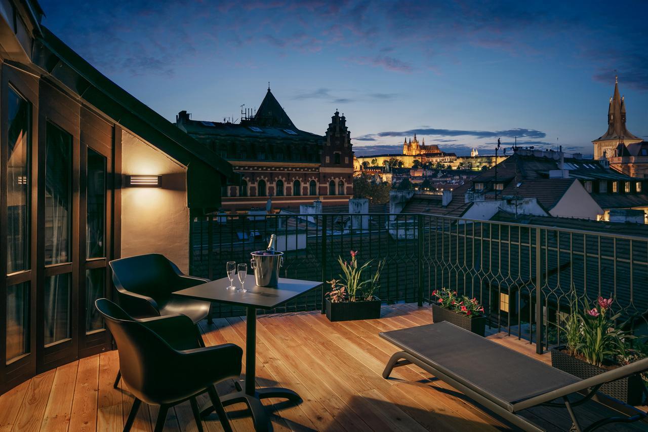 Hotel Moods Charles Bridge Praga Exterior foto